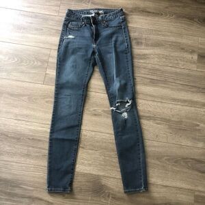rewash size 3 distressed skinny leg jeans dark wash knee hole stretch